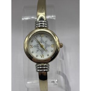Charter Club Snowflake Women's Quartz Watch Gold Tone Bangle Band- New Battery